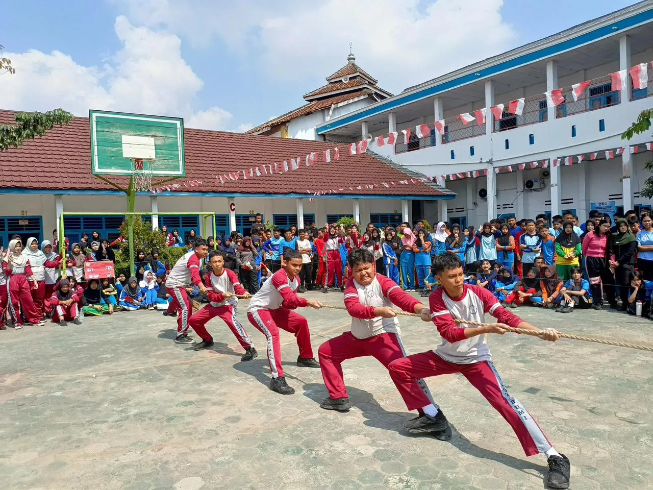 LOMBA MEMPERINGATI HUT RI KE-81